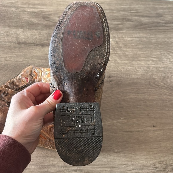 Vtg Corral Brown Embroidered Cowboy Boots size 7.5 - Picture 3 of 7